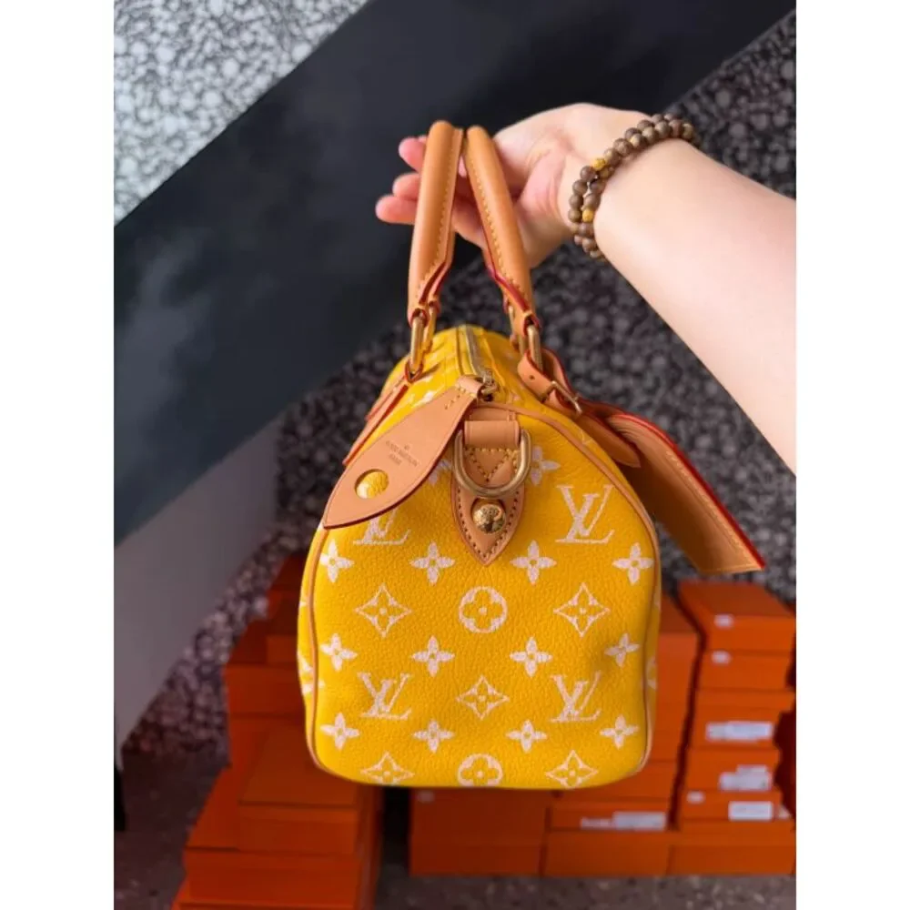 Louis Vuitton Women Pre-Loved Bag Brand New Condition